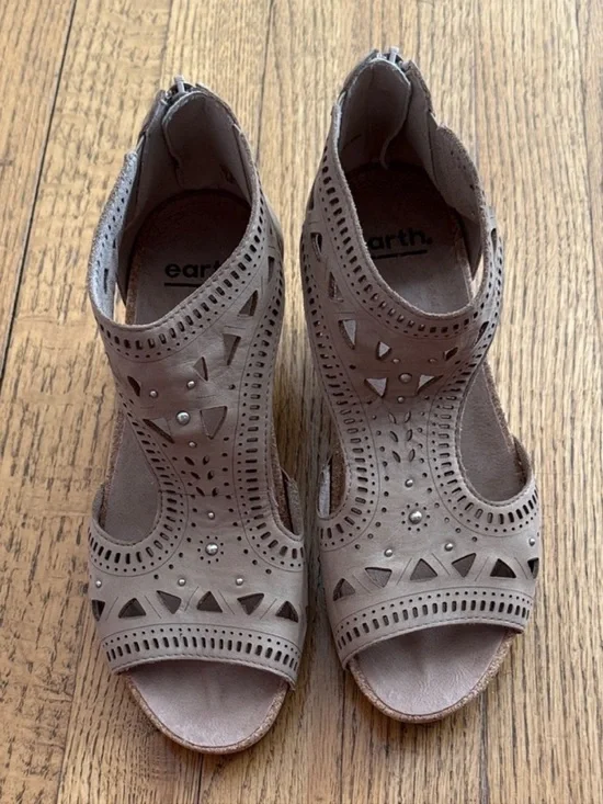 Earth Attalea Barbuda Leather Wedge Sandals Tan Biscuit Cutout Comfort Shoes 7.5 - Picture 2 of 7